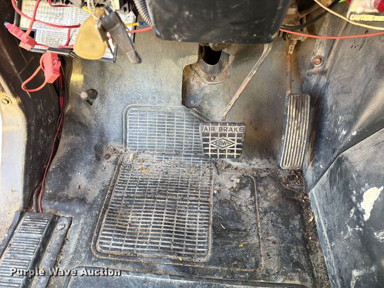 image for item DZ4937 1991 International 4900 sewer jetter truck
