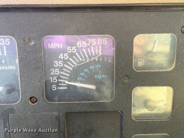 image for item DZ4937 1991 International 4900 sewer jetter truck