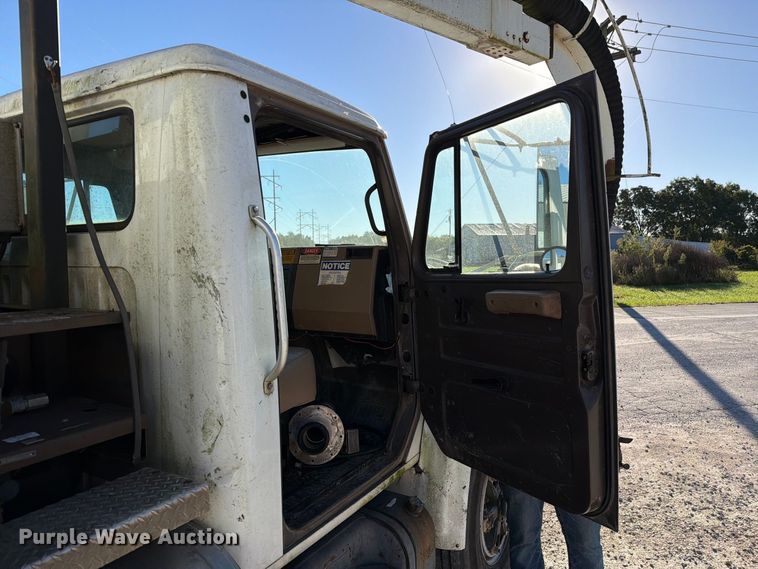 image for item DZ4937 1991 International 4900 sewer jetter truck