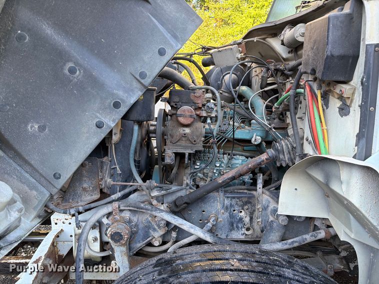 image for item DZ4937 1991 International 4900 sewer jetter truck