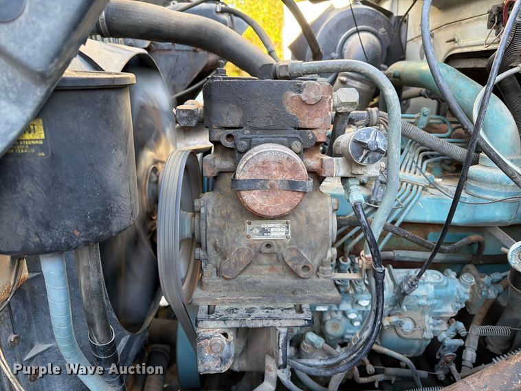 image for item DZ4937 1991 International 4900 sewer jetter truck