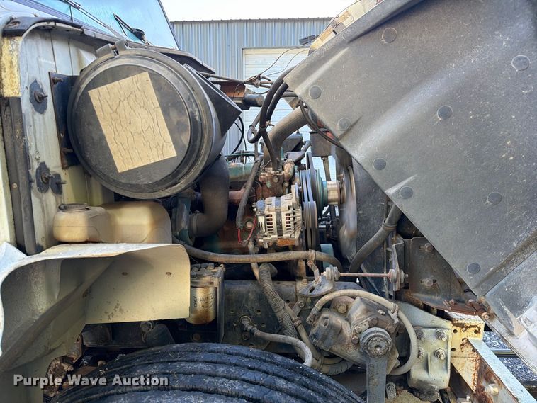 image for item DZ4937 1991 International 4900 sewer jetter truck