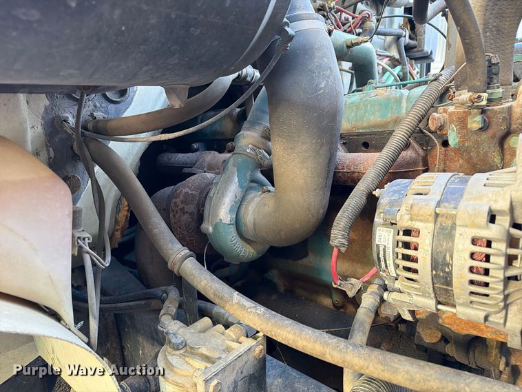 image for item DZ4937 1991 International 4900 sewer jetter truck