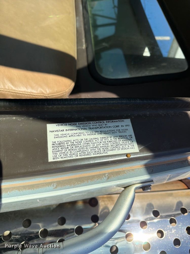image for item DZ4937 1991 International 4900 sewer jetter truck