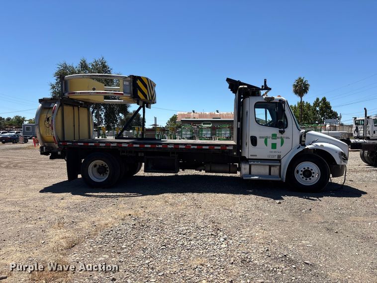 image for item EA0004 2005 Freightliner Business Class M2 flatbed truck with crash attenuator