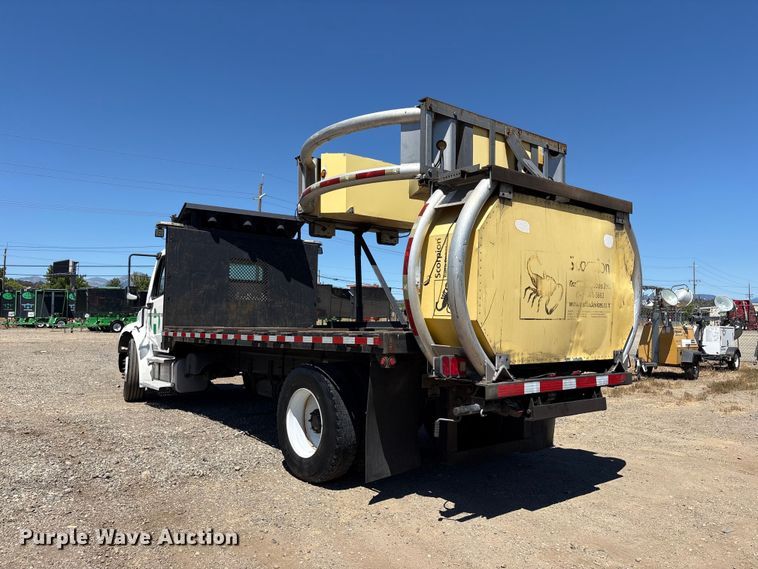 image for item EA0004 2005 Freightliner Business Class M2 flatbed truck with crash attenuator