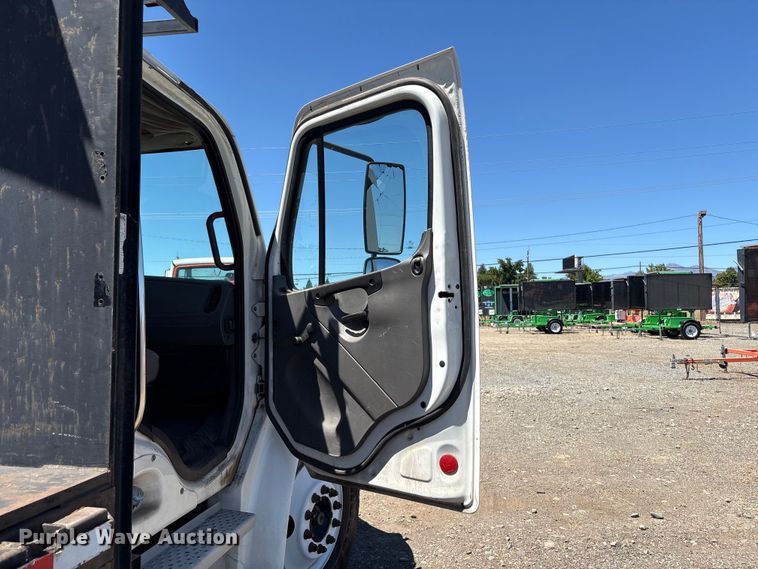 image for item EA0004 2005 Freightliner Business Class M2 flatbed truck with crash attenuator