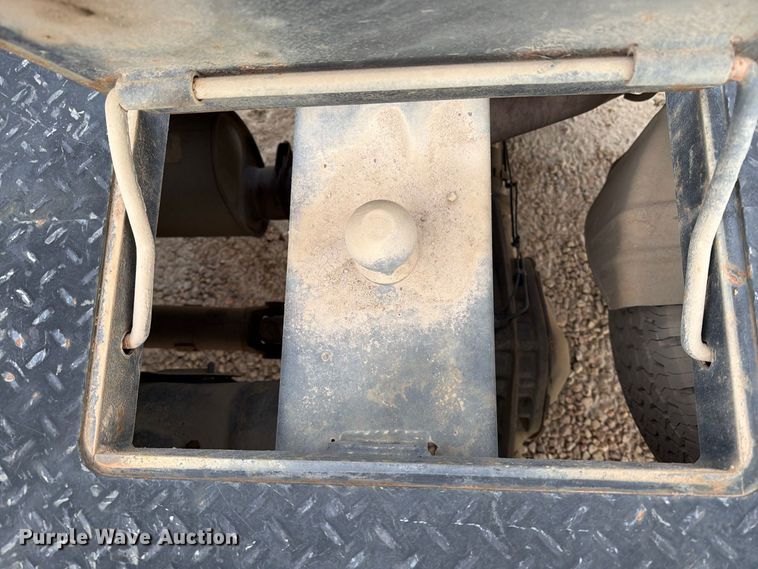 image for item EA0568 2012 Dodge Ram 3500 Crew Cab flatbed pickup truck