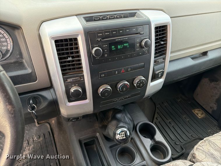 image for item EA0568 2012 Dodge Ram 3500 Crew Cab flatbed pickup truck