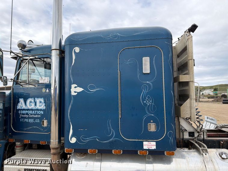 image for item EA0573 1984 Peterbilt 359 semi truck