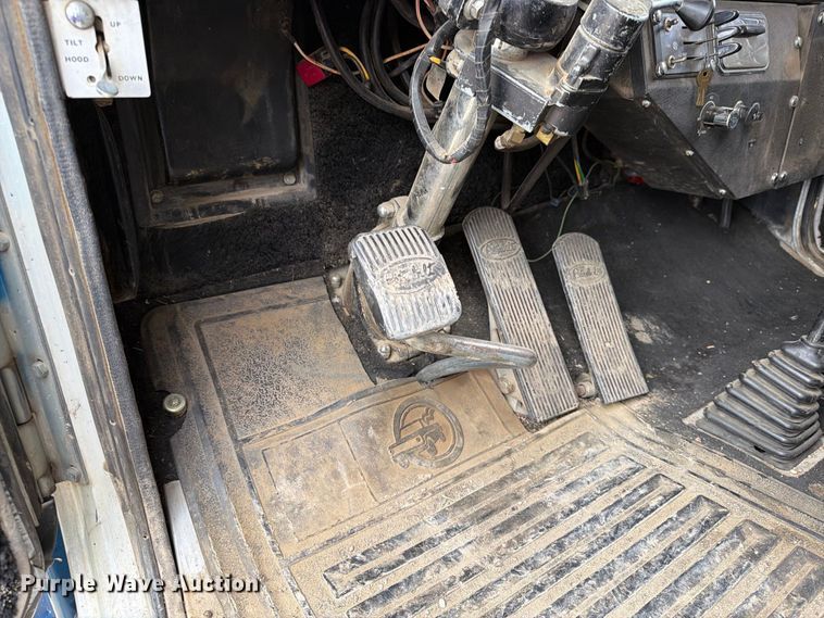 image for item EA0573 1984 Peterbilt 359 semi truck
