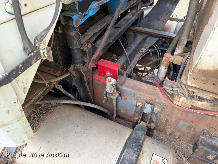 image for item EA0576 1989 Freightliner Conventional water truck