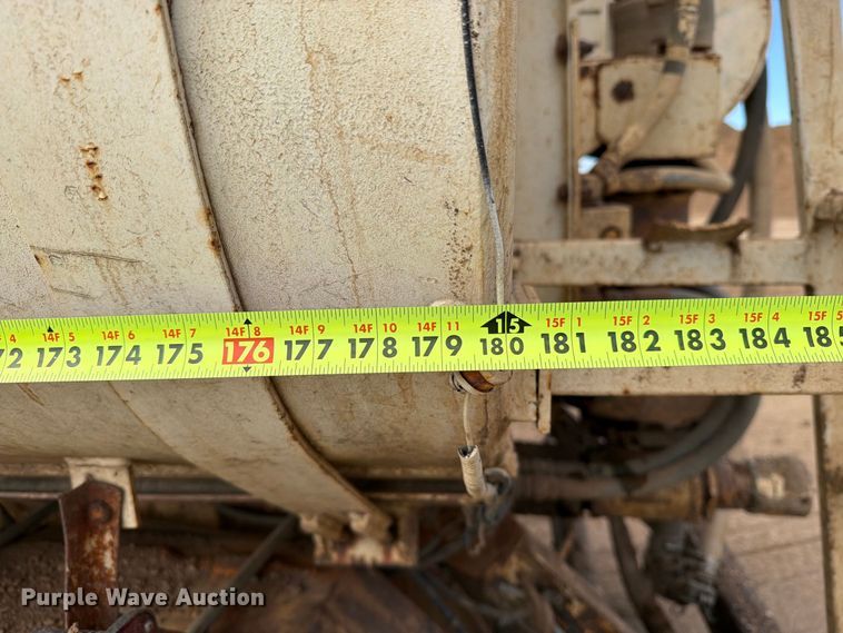 image for item EA0576 1989 Freightliner Conventional water truck