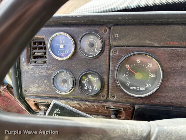 image for item EA0576 1989 Freightliner Conventional water truck