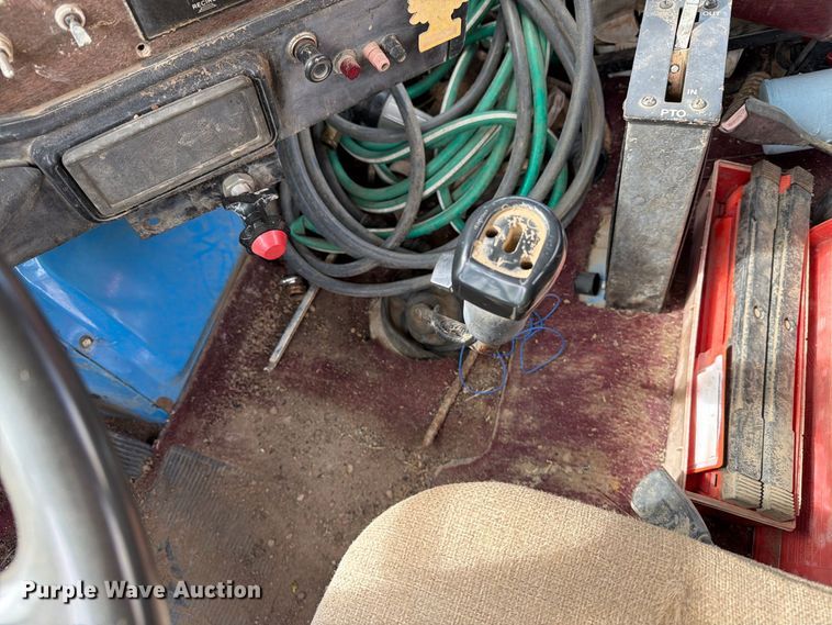 image for item EA0576 1989 Freightliner Conventional water truck