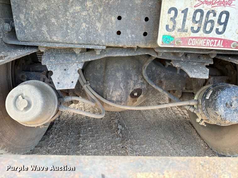 image for item EA0576 1989 Freightliner Conventional water truck