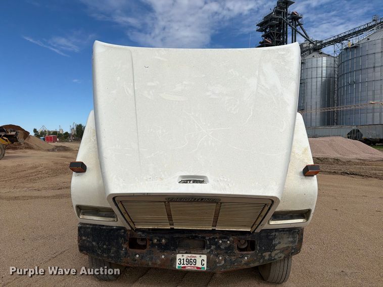 image for item EA0576 1989 Freightliner Conventional water truck