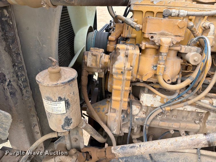 image for item EA0576 1989 Freightliner Conventional water truck