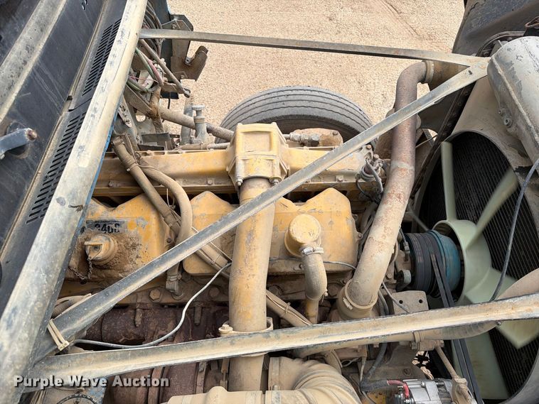 image for item EA0576 1989 Freightliner Conventional water truck