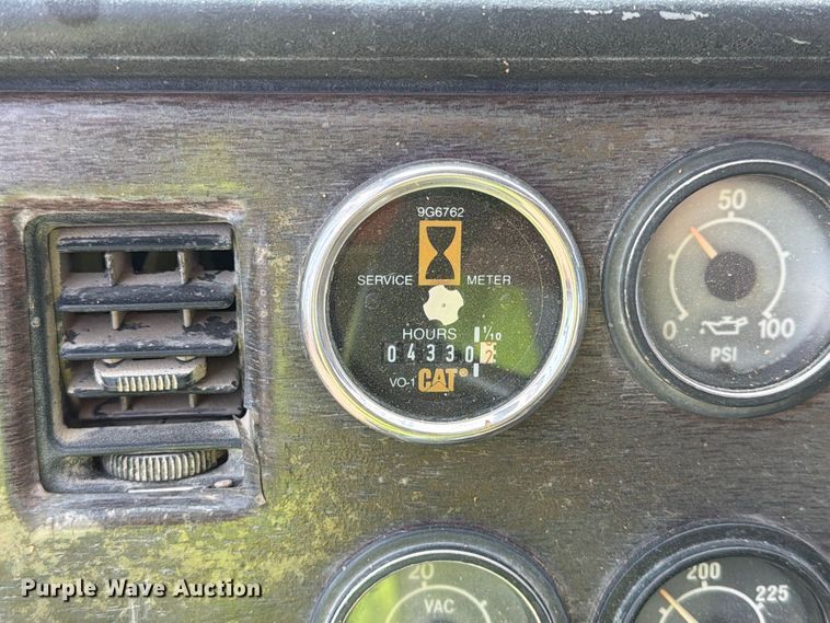 image for item EA0576 1989 Freightliner Conventional water truck