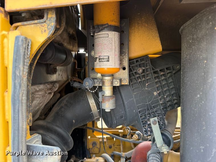 image for item EA0585 2008 Caterpillar D6N XL dozer