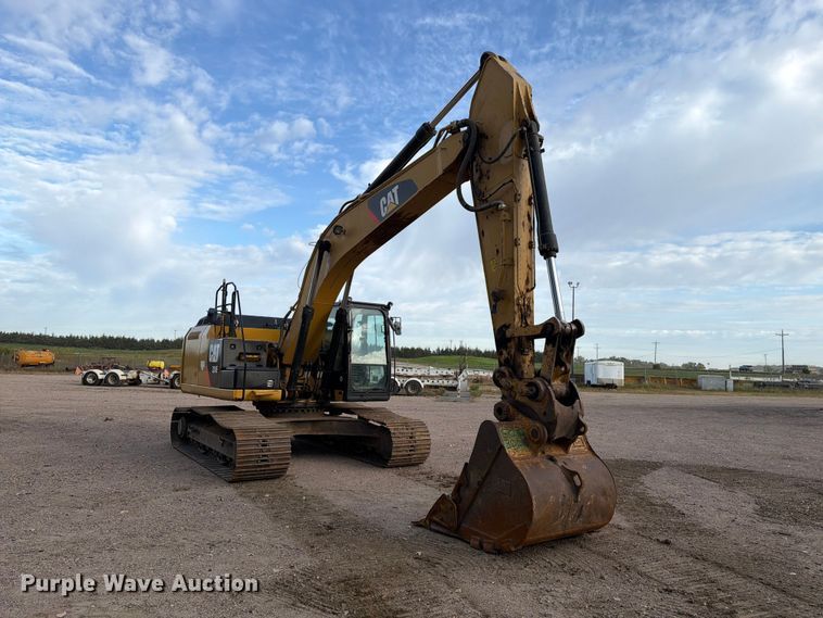 image for item EA0586 2014 Caterpillar 324E L excavator