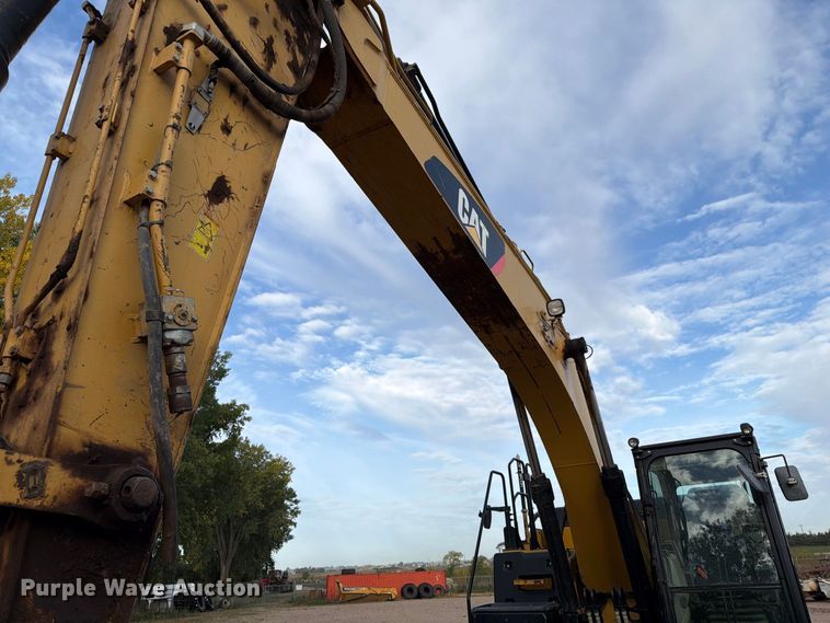 image for item EA0586 2014 Caterpillar 324E L excavator