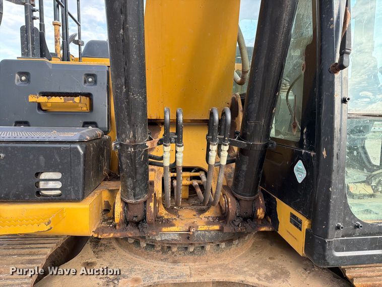 image for item EA0586 2014 Caterpillar 324E L excavator