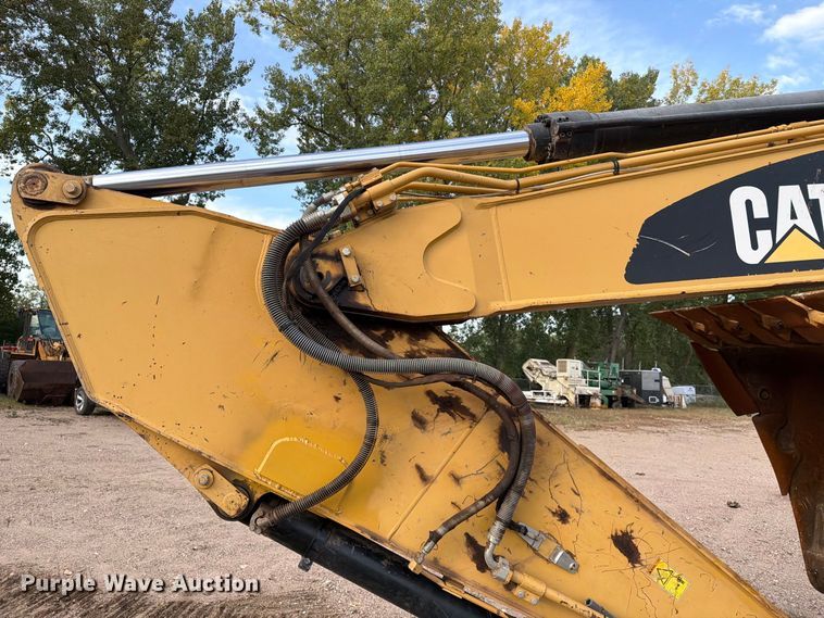 image for item EA0586 2014 Caterpillar 324E L excavator