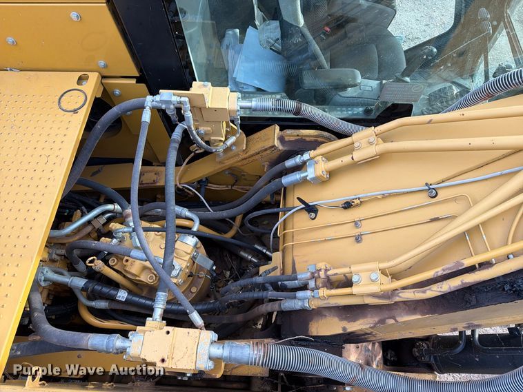 image for item EA0586 2014 Caterpillar 324E L excavator