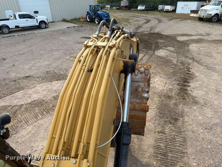 image for item EA0586 2014 Caterpillar 324E L excavator