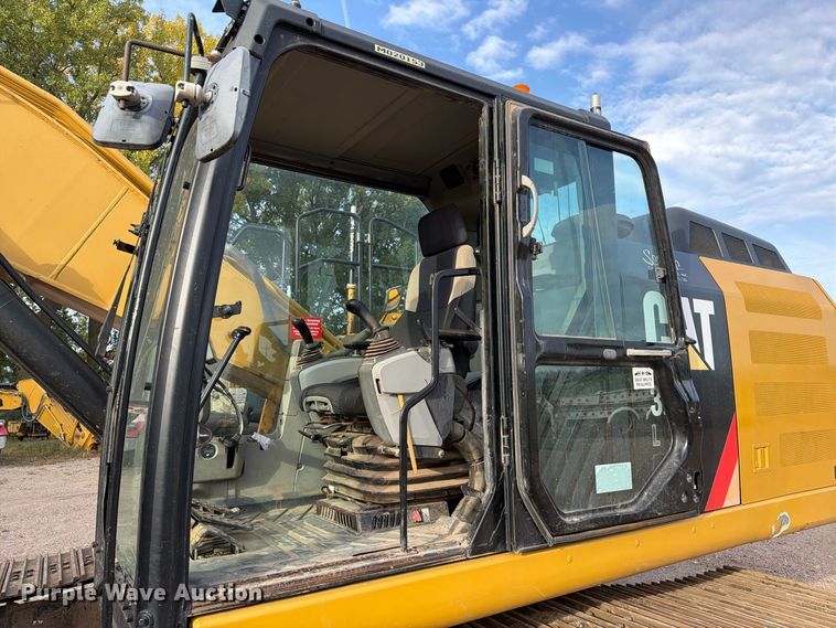 image for item EA0586 2014 Caterpillar 324E L excavator