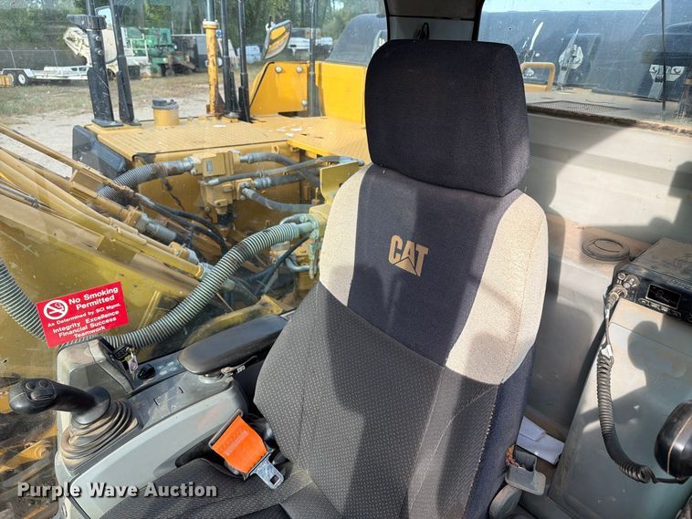 image for item EA0586 2014 Caterpillar 324E L excavator