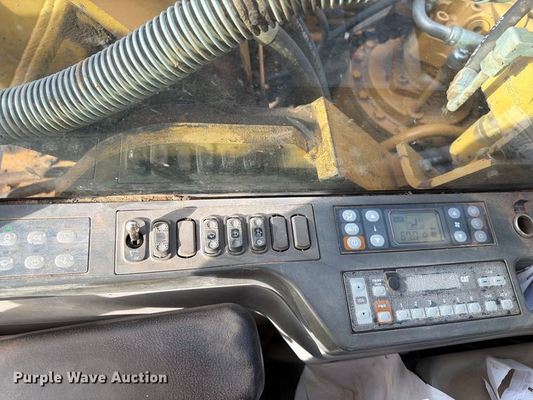 image for item EA0586 2014 Caterpillar 324E L excavator