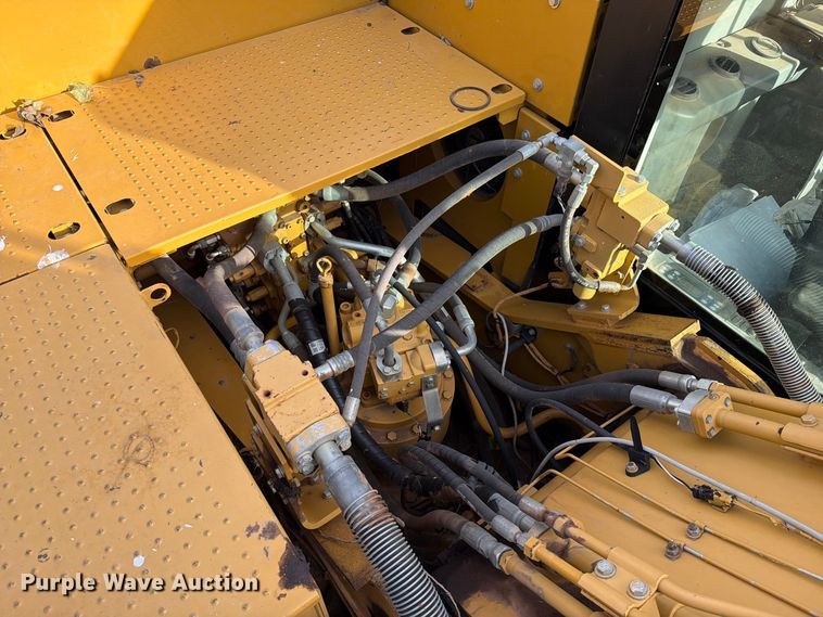 image for item EA0586 2014 Caterpillar 324E L excavator
