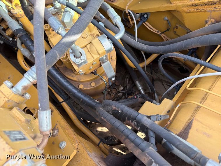 image for item EA0586 2014 Caterpillar 324E L excavator