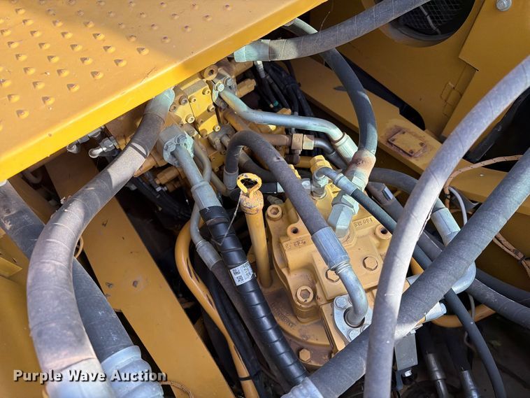 image for item EA0586 2014 Caterpillar 324E L excavator