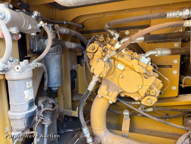 image for item EA0586 2014 Caterpillar 324E L excavator