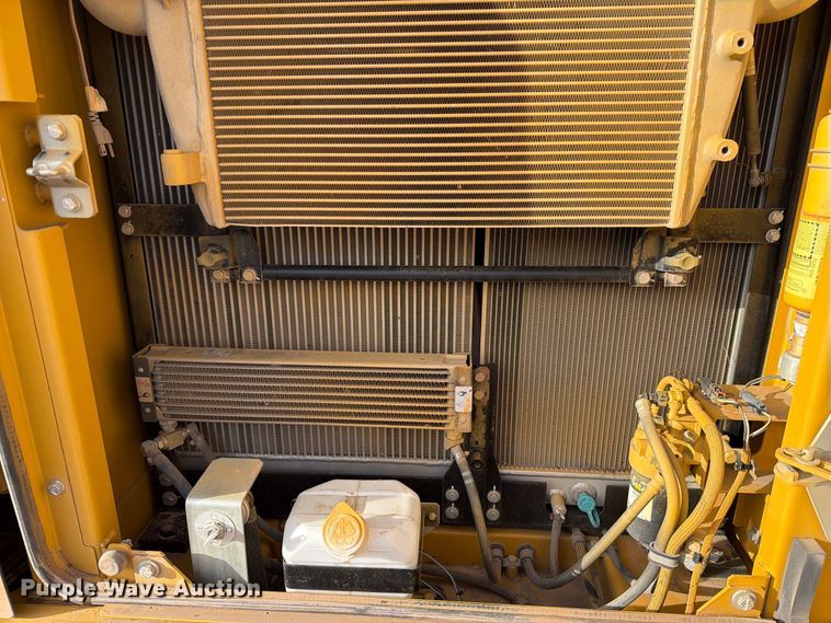image for item EA0586 2014 Caterpillar 324E L excavator