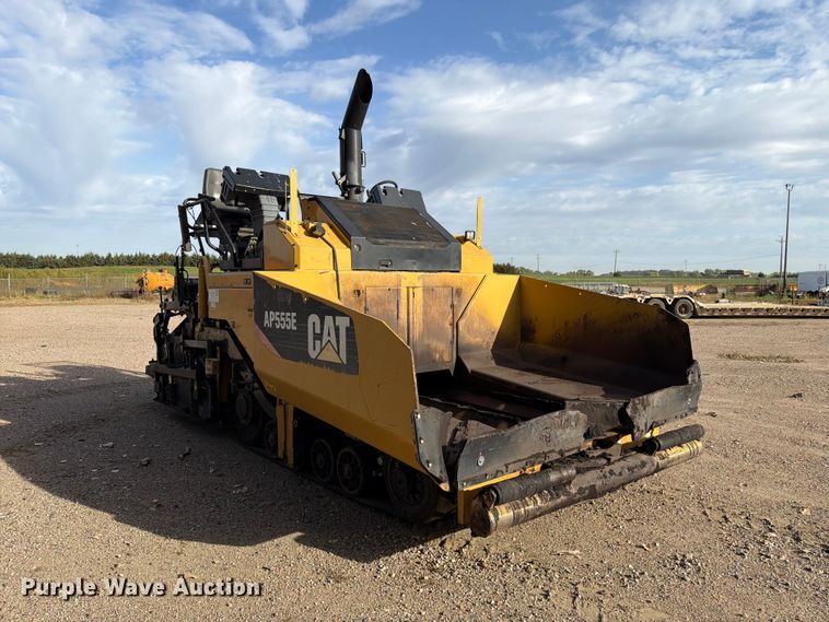image for item EA0587 2014 Caterpillar AP-555E paver
