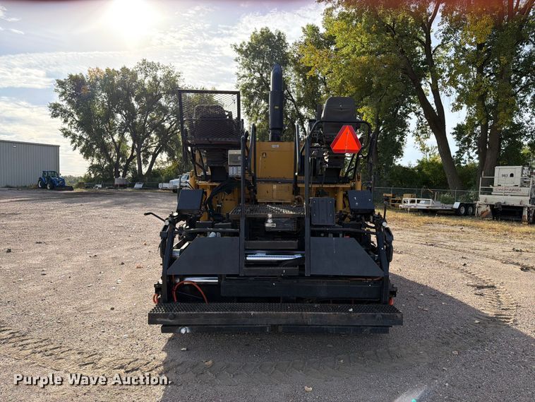 image for item EA0587 2014 Caterpillar AP-555E paver