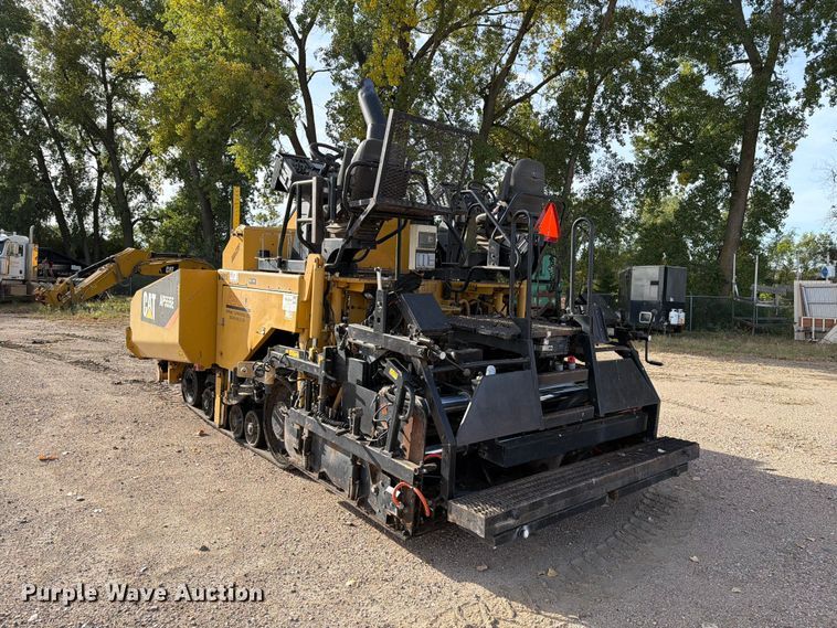 image for item EA0587 2014 Caterpillar AP-555E paver