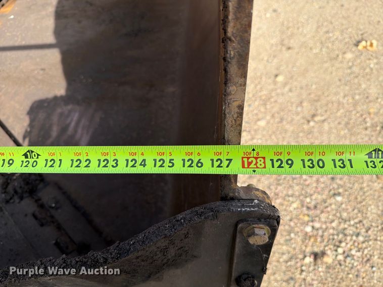 image for item EA0587 2014 Caterpillar AP-555E paver
