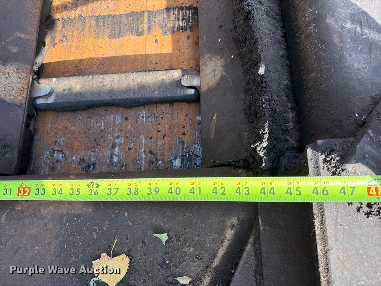 image for item EA0587 2014 Caterpillar AP-555E paver