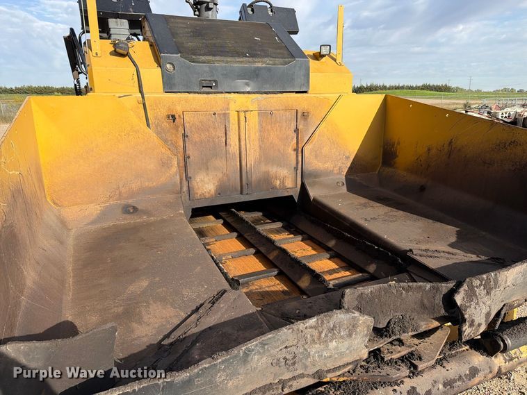 image for item EA0587 2014 Caterpillar AP-555E paver
