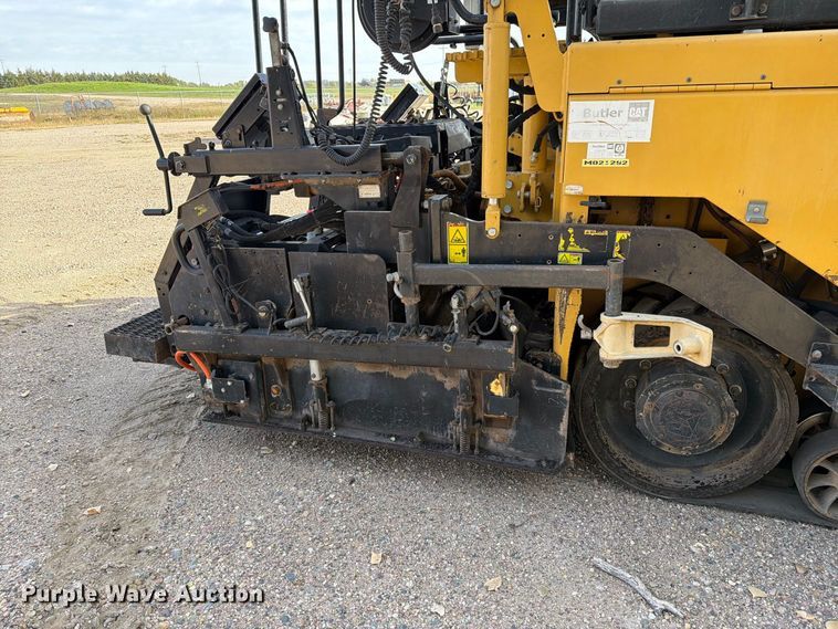 image for item EA0587 2014 Caterpillar AP-555E paver