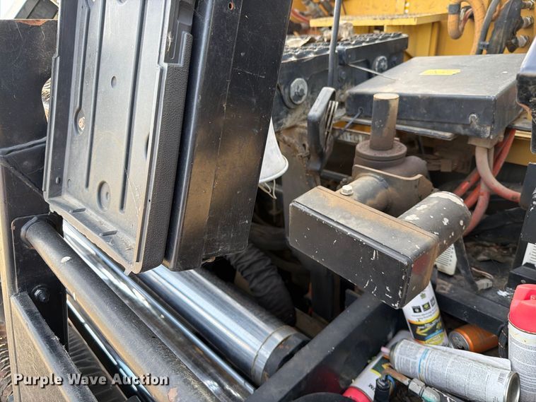 image for item EA0587 2014 Caterpillar AP-555E paver