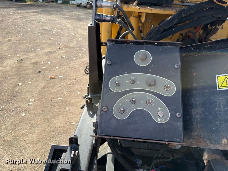 image for item EA0587 2014 Caterpillar AP-555E paver