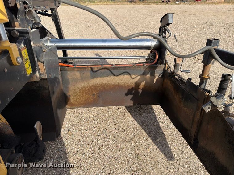 image for item EA0587 2014 Caterpillar AP-555E paver