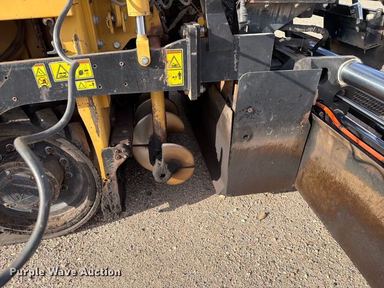 image for item EA0587 2014 Caterpillar AP-555E paver